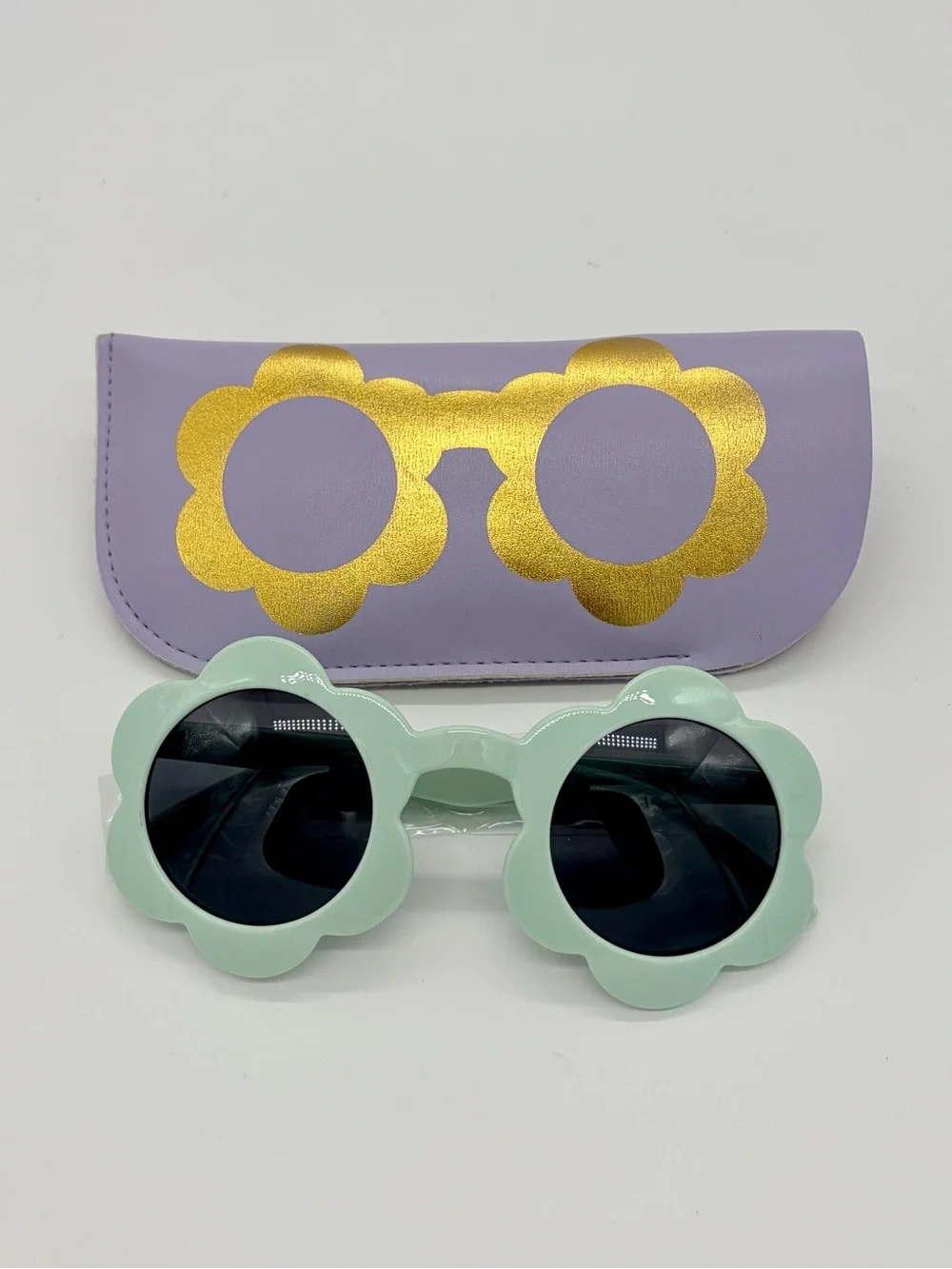 Women’s Oui Fresh Daisy Sunglasses with Mint Green Frames and Purple Gold Case